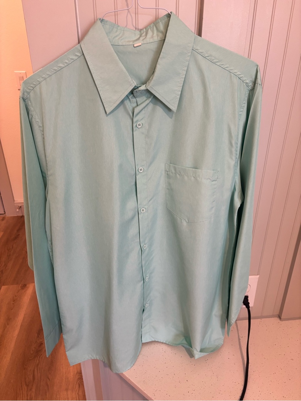 SHEIN Men's Mint Green Long-Sleeve Button-Up Shirt